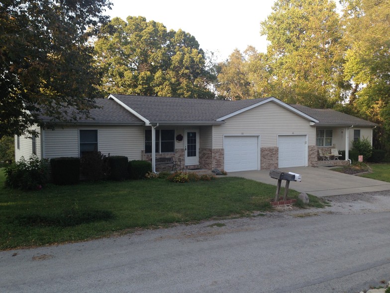 412 W Douglas St, Edinburg, IL for sale - Primary Photo - Image 1 of 8