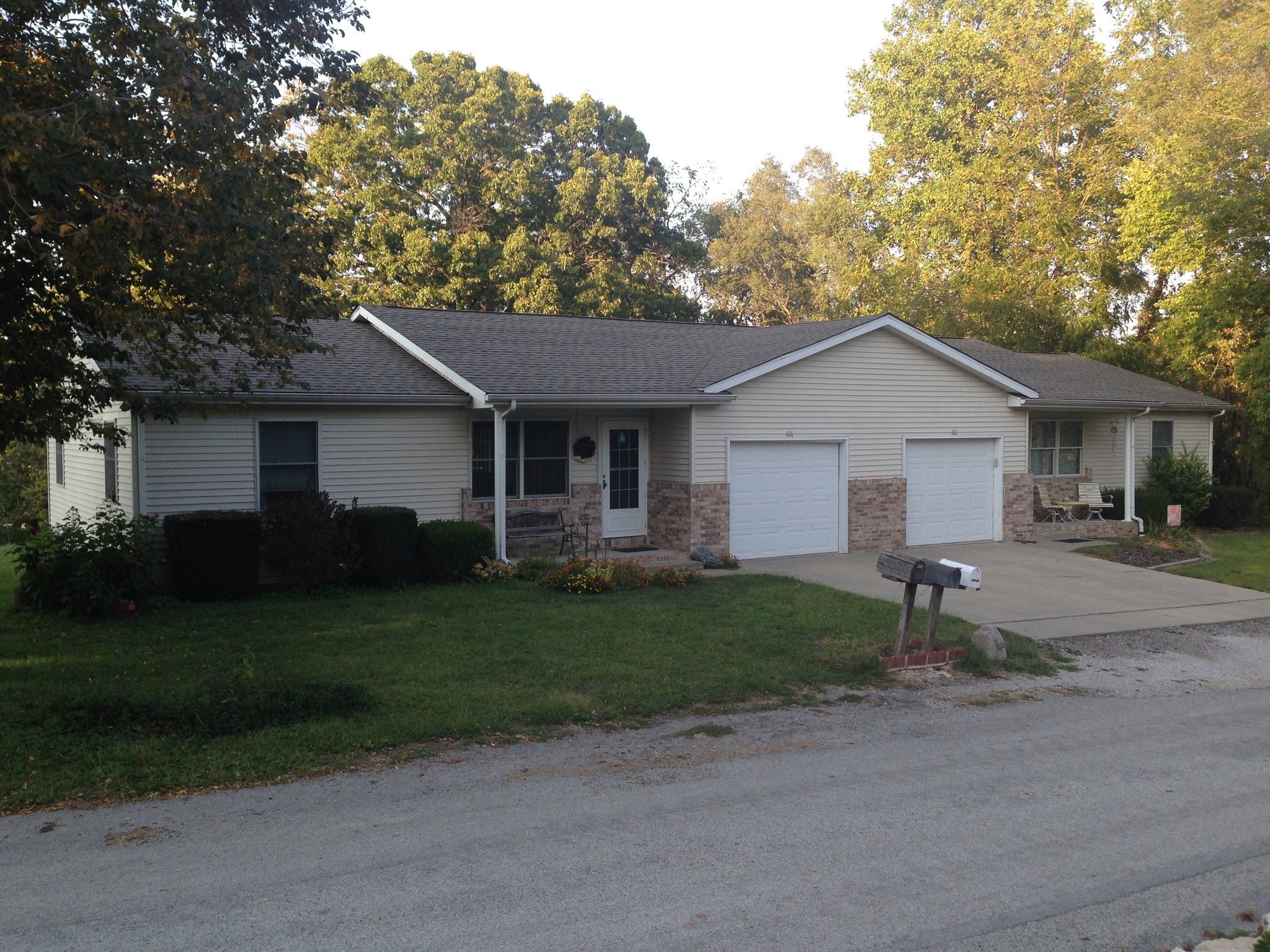 412 W Douglas St, Edinburg, IL for sale Primary Photo- Image 1 of 9