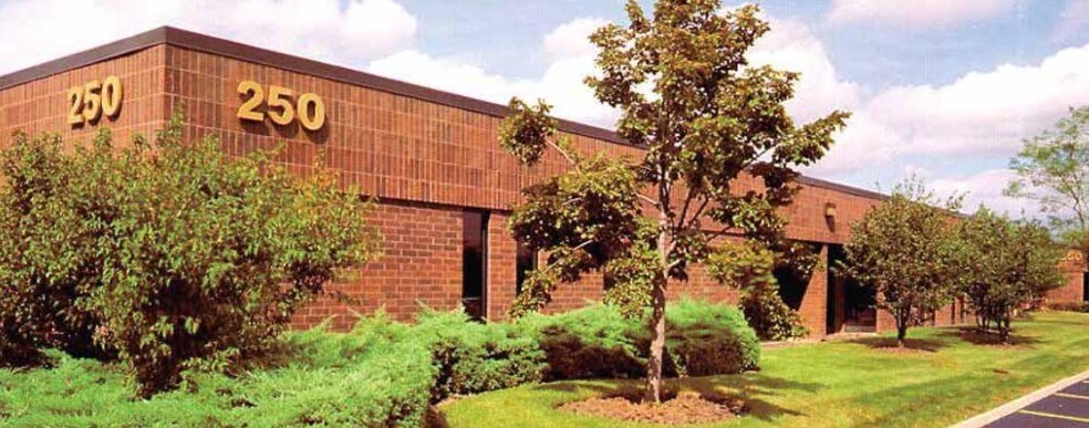 250 E Devon Ave, Itasca, IL for sale - Primary Photo - Image 1 of 1