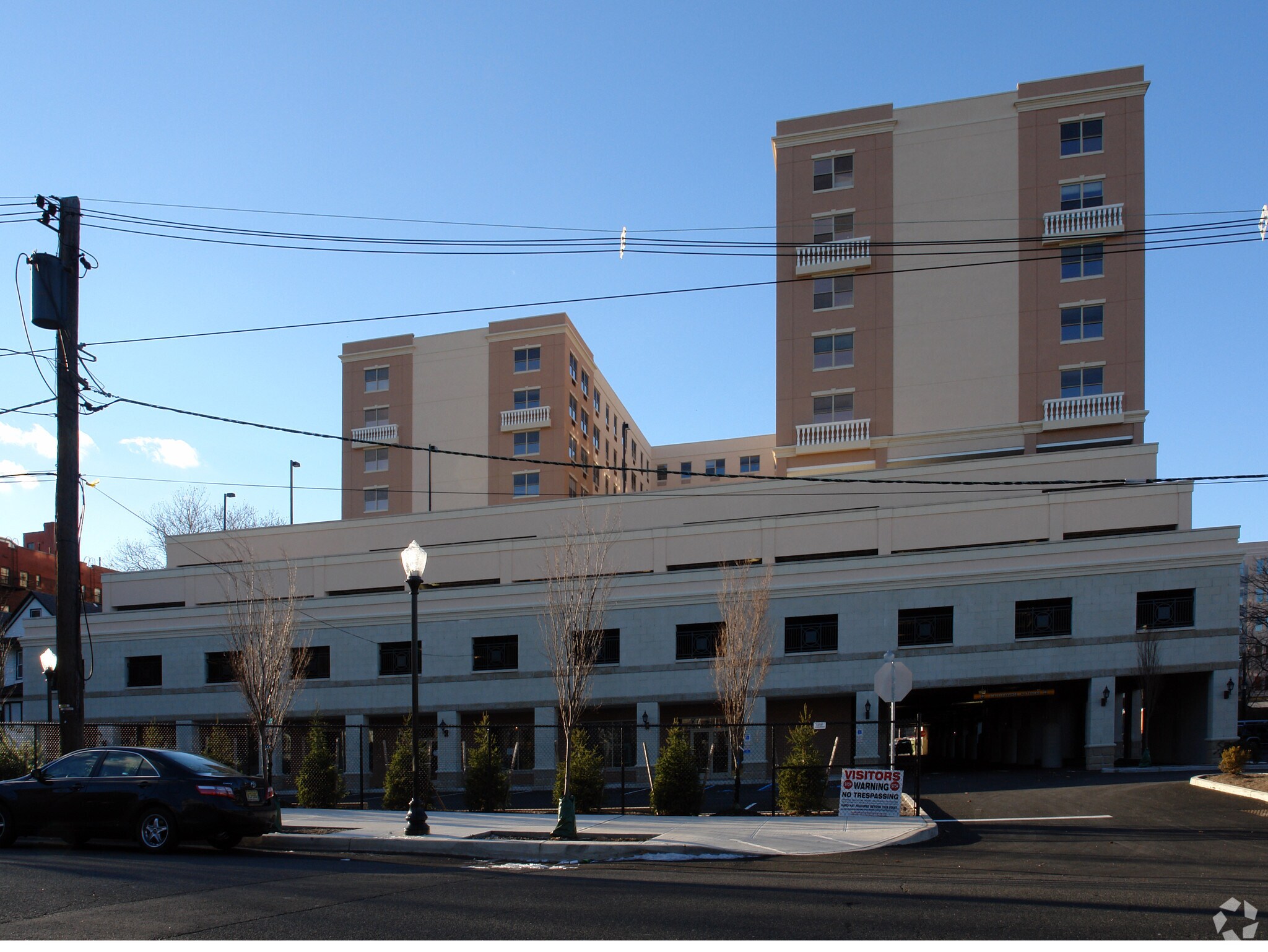 270 King St, Perth Amboy, NJ 08861 Kings Plaza