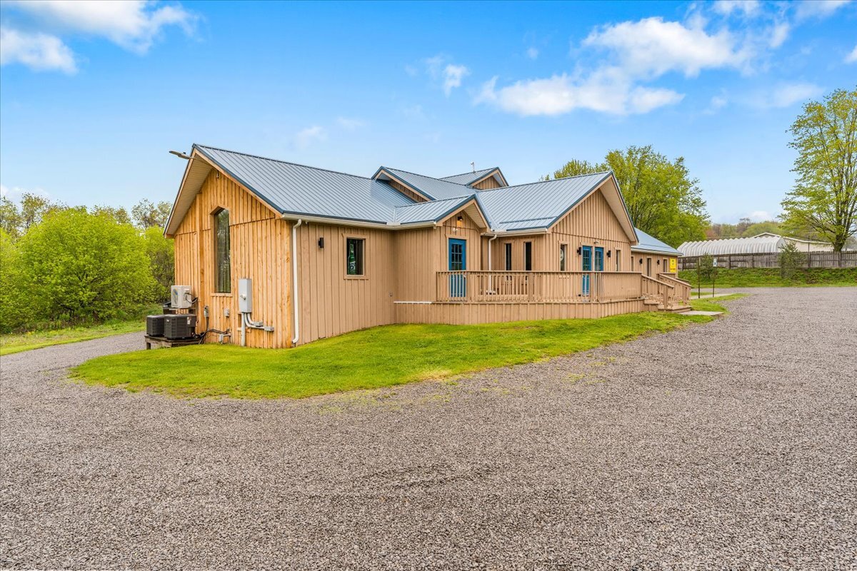 4350 Perry, Jamestown, PA 16134 The Gable Inn