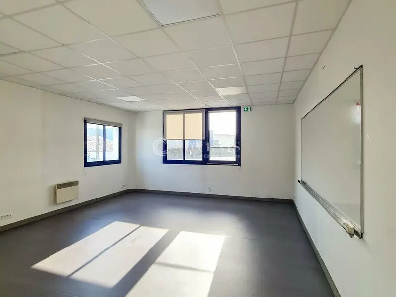 Office in Saint-Brieuc for sale Interior Photo- Image 1 of 11