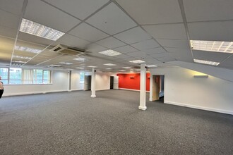 Eastern Ave, Barnstaple for lease Interior Photo- Image 2 of 3