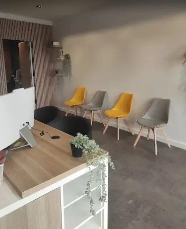 Retail in Bourg-en-Bresse for lease - Building Photo - Image 2 of 7