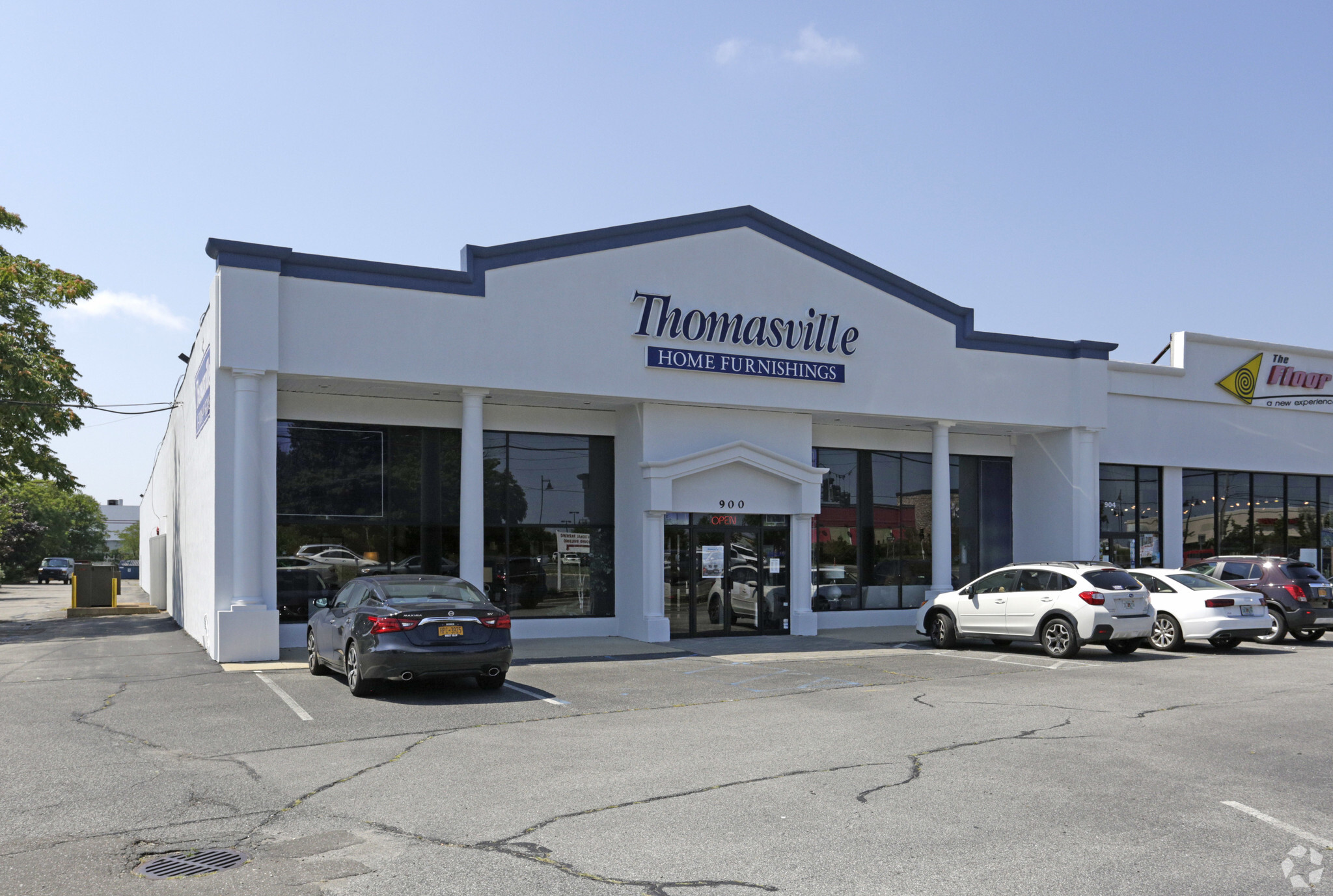 900 Broadhollow Rd, Farmingdale, NY for lease Building Photo- Image 1 of 5