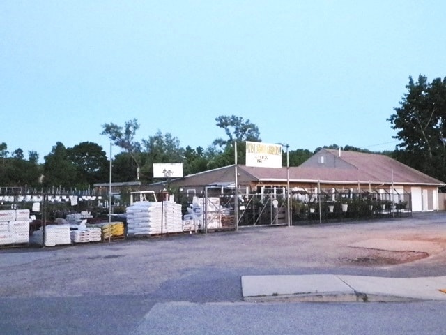 1084 W Shore Rd, Warwick, RI for lease - Primary Photo - Image 2 of 13