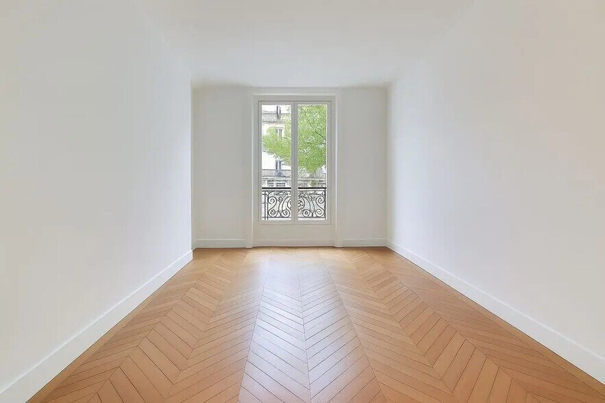 94 Boulevard De Sébastopol, Paris for lease - Interior Photo - Image 2 of 6