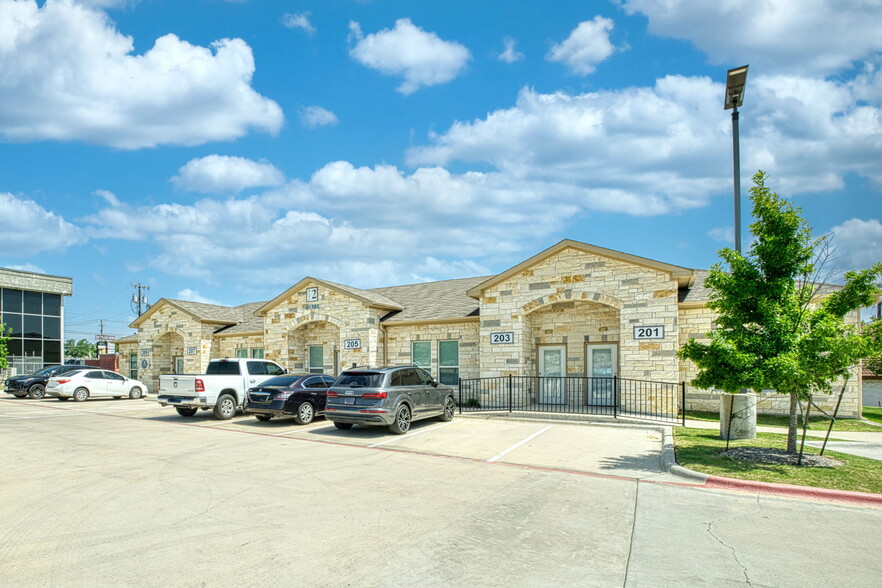 1009 W Pecan St, Pflugerville, TX for sale - Building Photo - Image 1 of 19