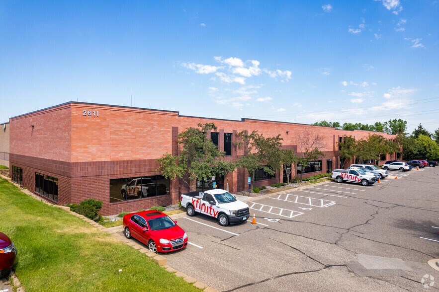 2621 Fairview Ave N, Roseville, MN for sale - Building Photo - Image 1 of 1