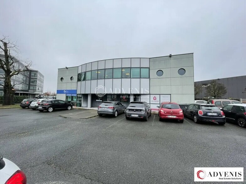 Office in Mérignac for lease - Building Photo - Image 2 of 4