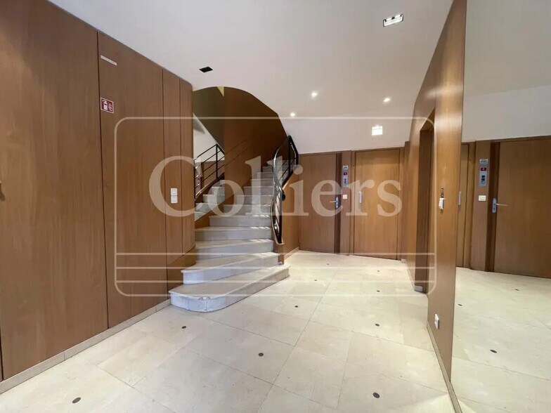 33 Rue Raffet, Paris for lease - Interior Photo - Image 3 of 6