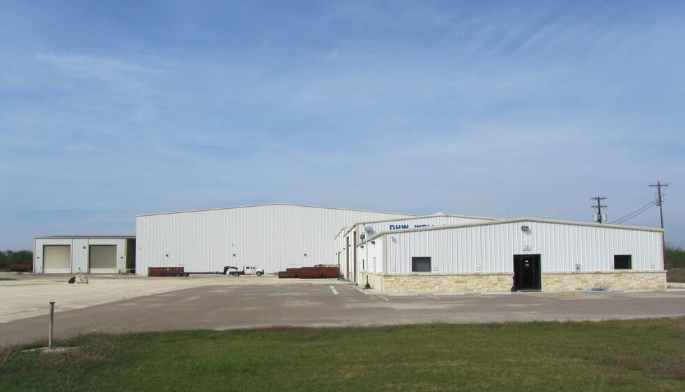 16012 NW Zac Lentz Pky, Victoria, TX for sale - Primary Photo - Image 1 of 1