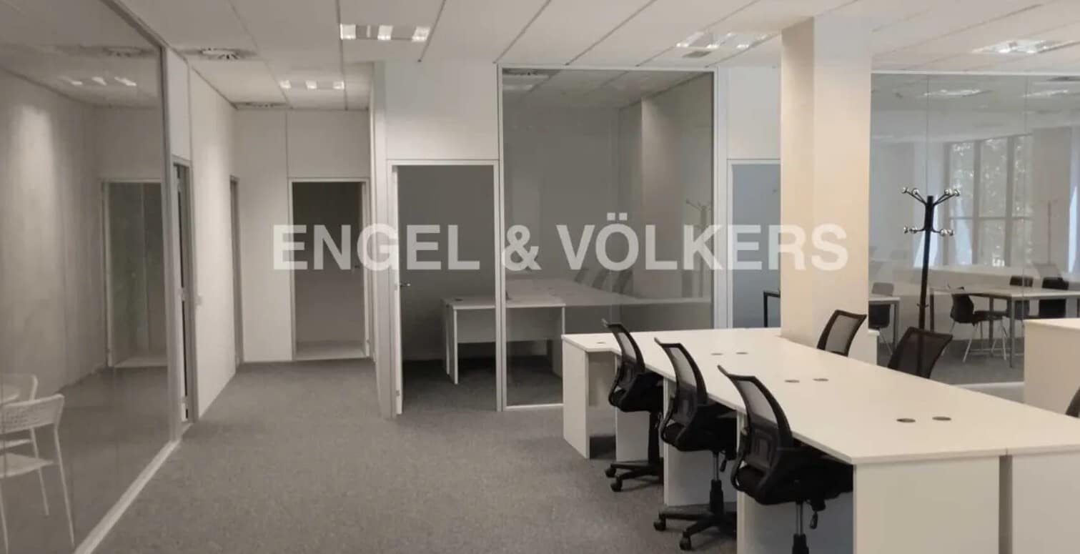 Office in L'Hospitalet de Llobregat, Barcelona for lease Interior Photo- Image 1 of 4