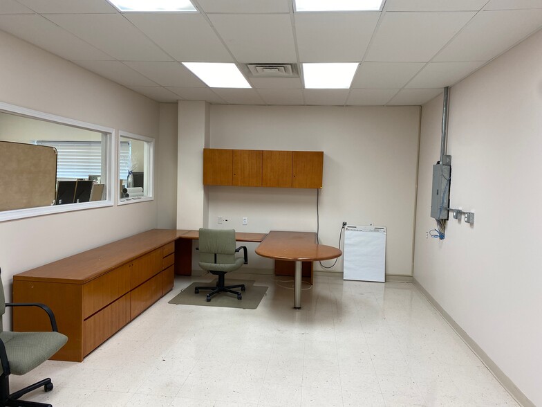 405 Route 52, Carmel, NY for lease - Interior Photo - Image 3 of 8