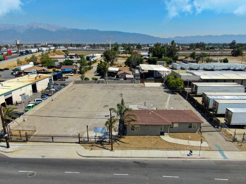 14562 Slover Ave, Fontana, CA for lease - Building Photo - Image 2 of 11