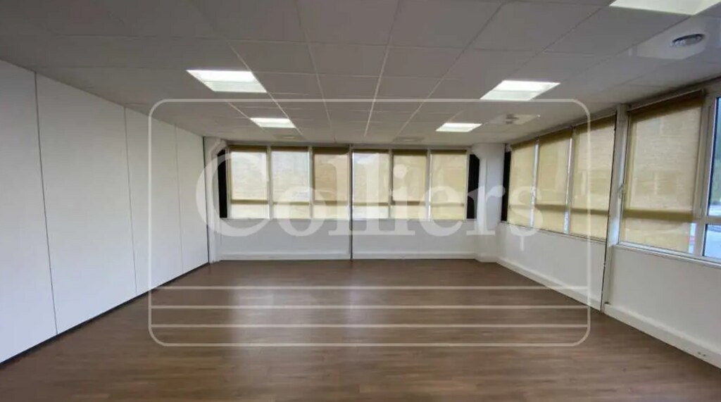 Location Bureaux 61 m² à 1 050 m² - Photo 1