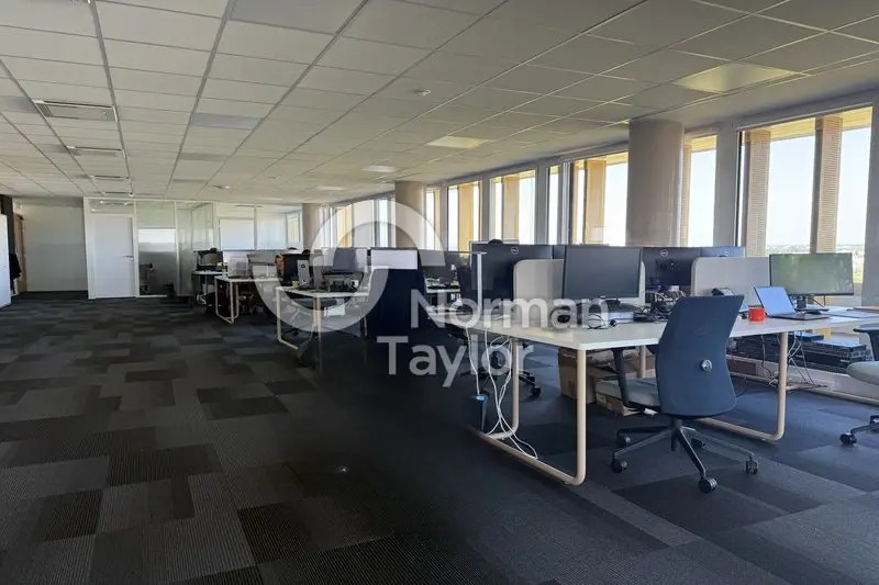 Office in Montpellier for lease - Building Photo - Image 3 of 10