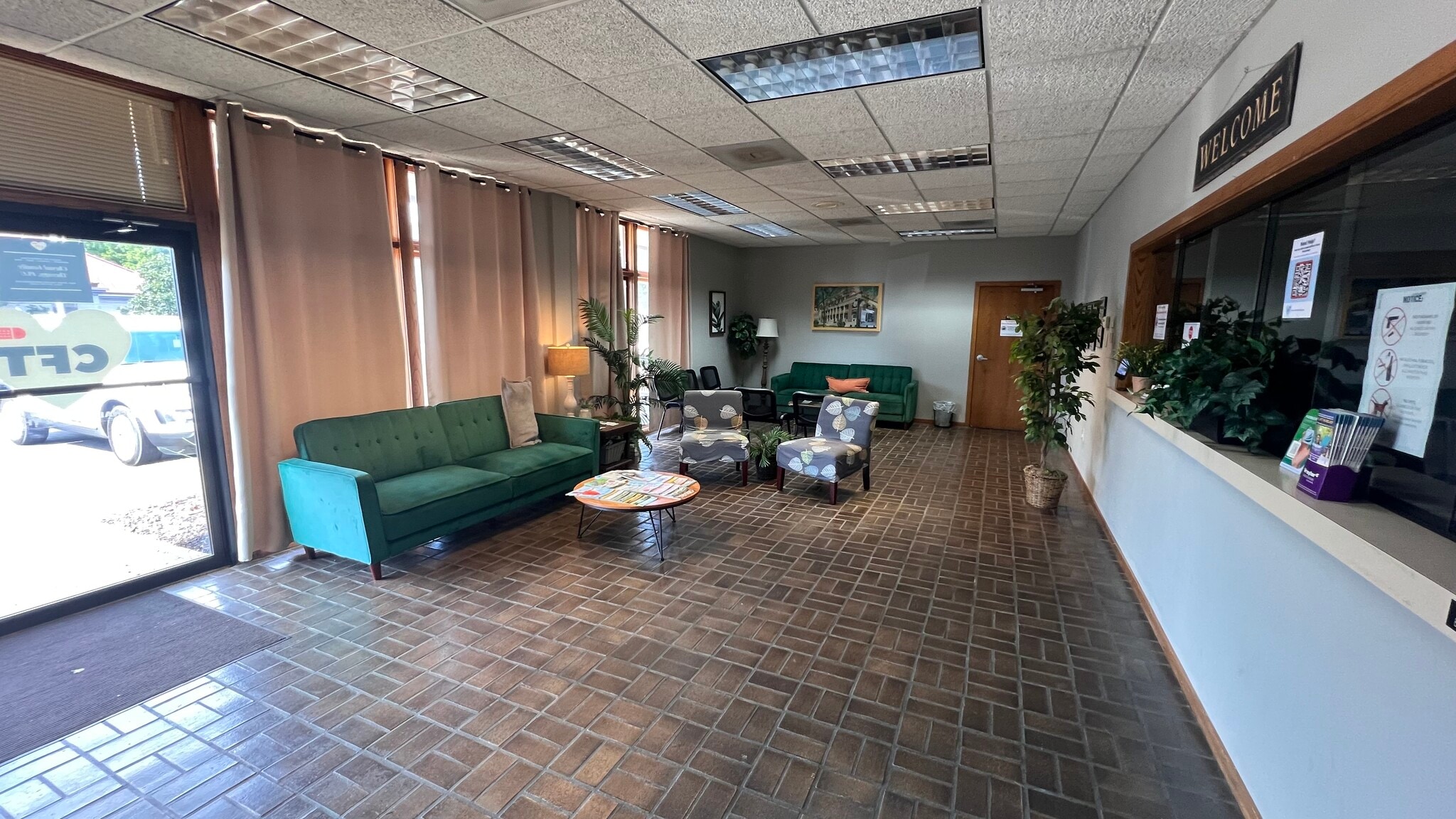 106 Ridgeway St, Hot Springs National Park, AR for lease Interior Photo- Image 1 of 25