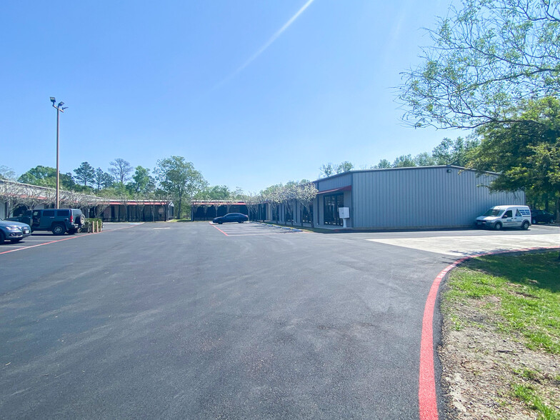 16753 Donwick Dr, Conroe, TX for lease - Building Photo - Image 2 of 13