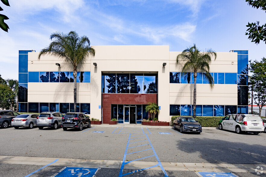 18115 Valley View Ave, Cerritos, CA for lease - Building Photo - Image 3 of 4