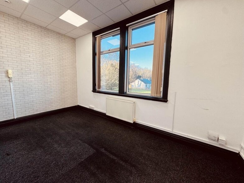 Liverpool Rd, Manchester for lease - Building Photo - Image 3 of 7