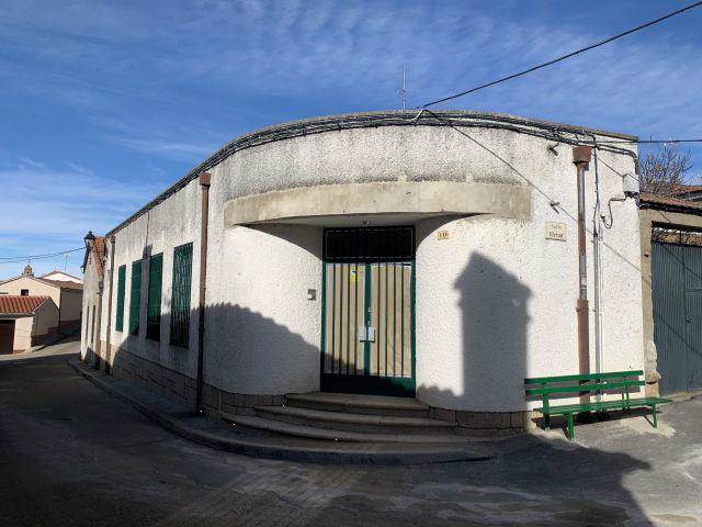 Retail in Galinduste, Salamanca for lease Interior Photo- Image 1 of 3