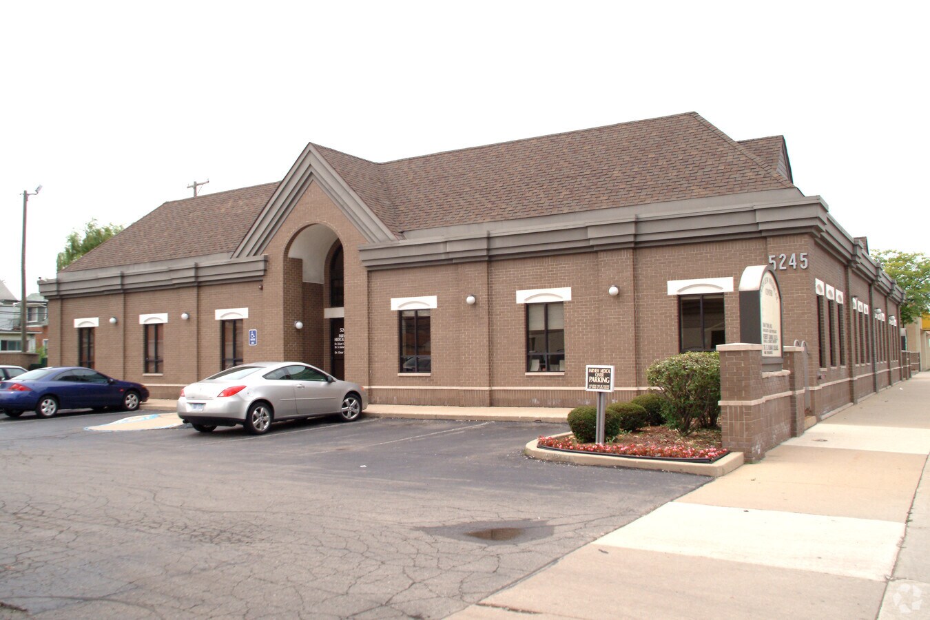 5245 Schaefer Rd, Dearborn, MI 48126 Office for Sale