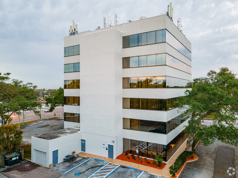 3000 Gulf To Bay Blvd, Clearwater, FL for lease - Building Photo - Image 1 of 13