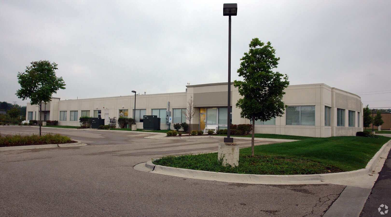 22285 Pepper Rd, Lake Barrington, IL 60010