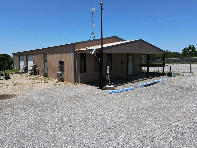 1284 W Hwy 277, Ninnekah, OK 73067