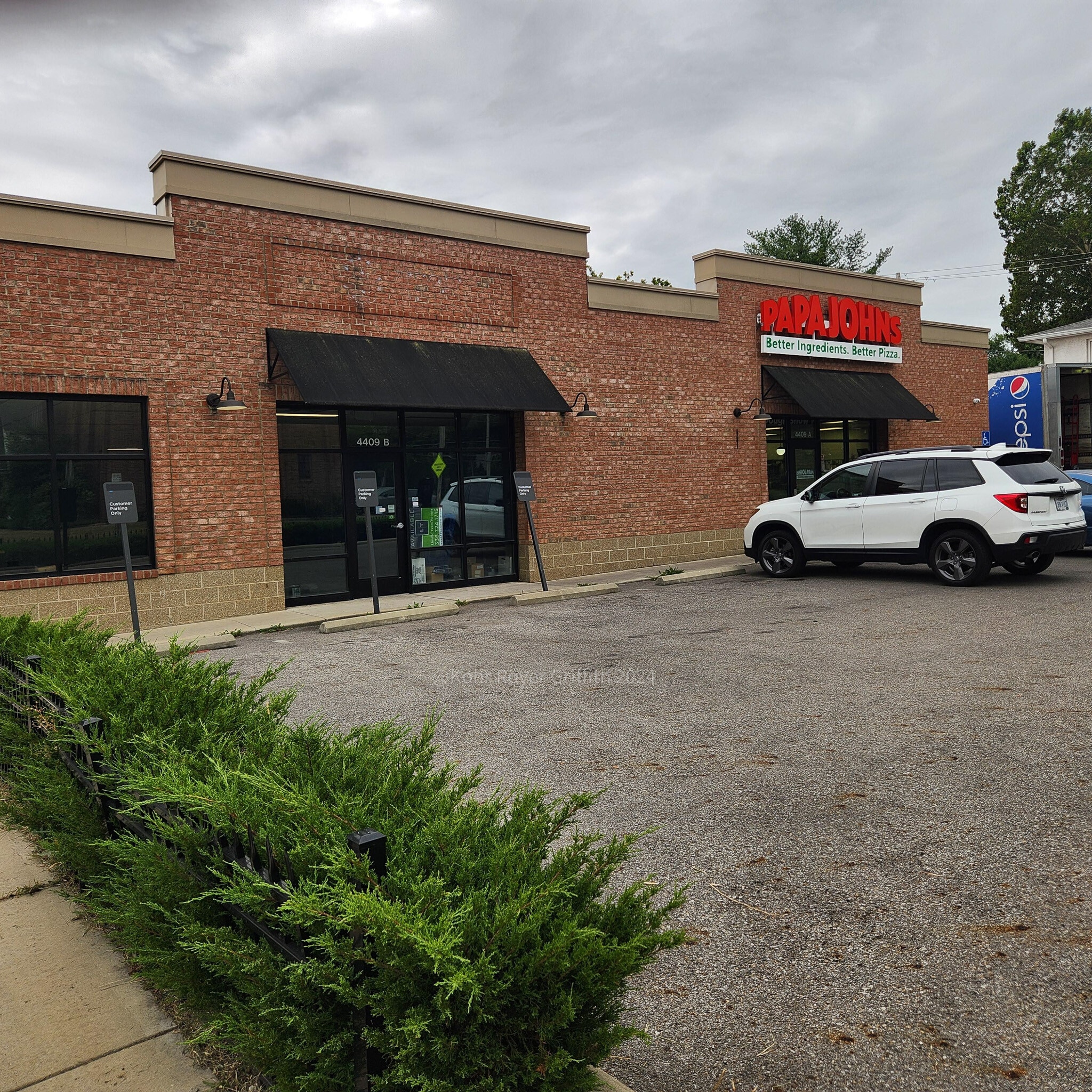 4409 N High St, Columbus, OH for lease Interior Photo- Image 1 of 1