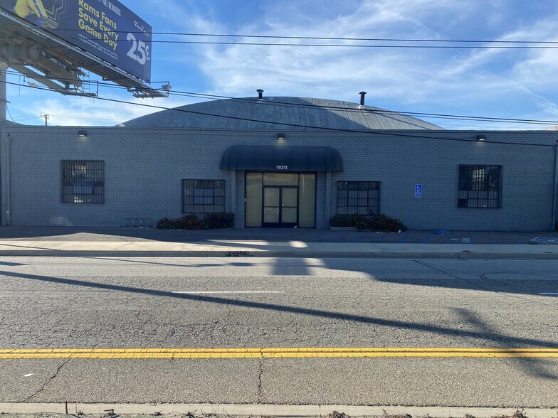 10311 S La Cienega Blvd, Los Angeles, CA for sale - Primary Photo - Image 1 of 10