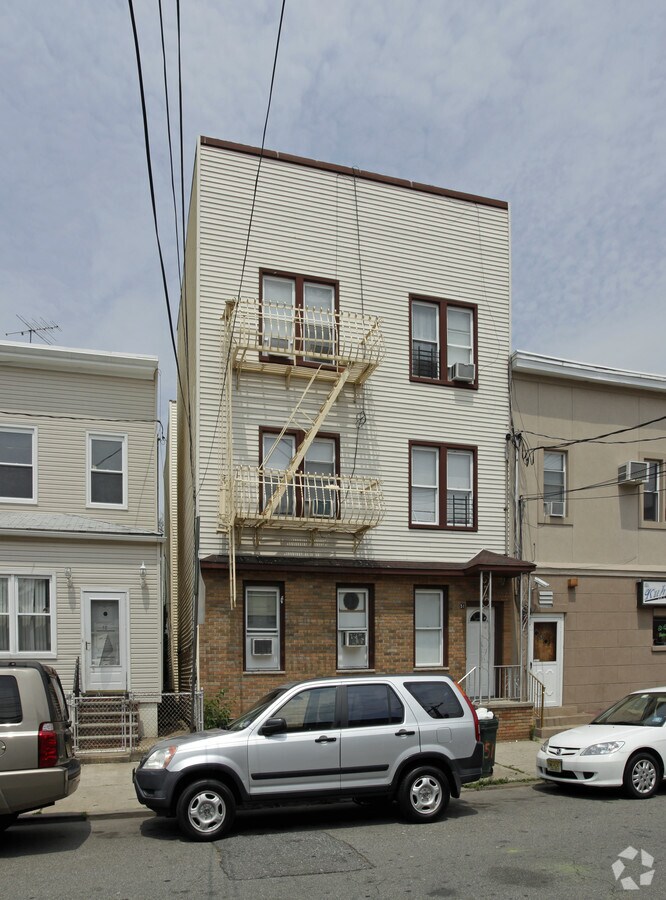51 Prospect Ave, Bayonne, NJ 07002