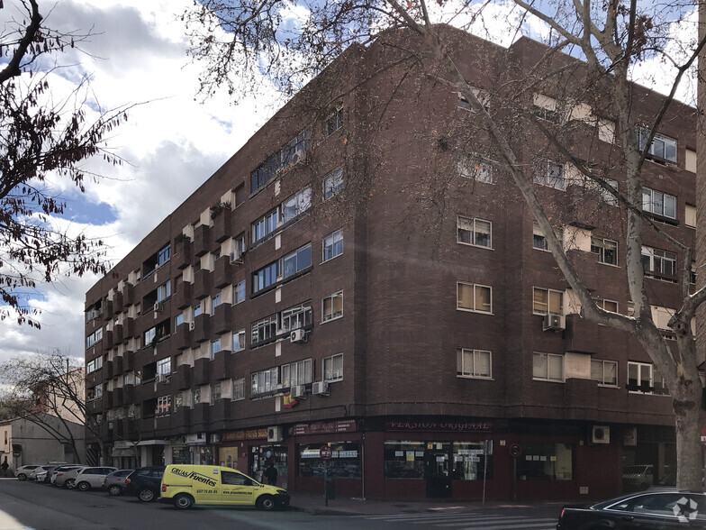 Retail in Alcalá De Henares, MAD for lease - Primary Photo - Image 1 of 1