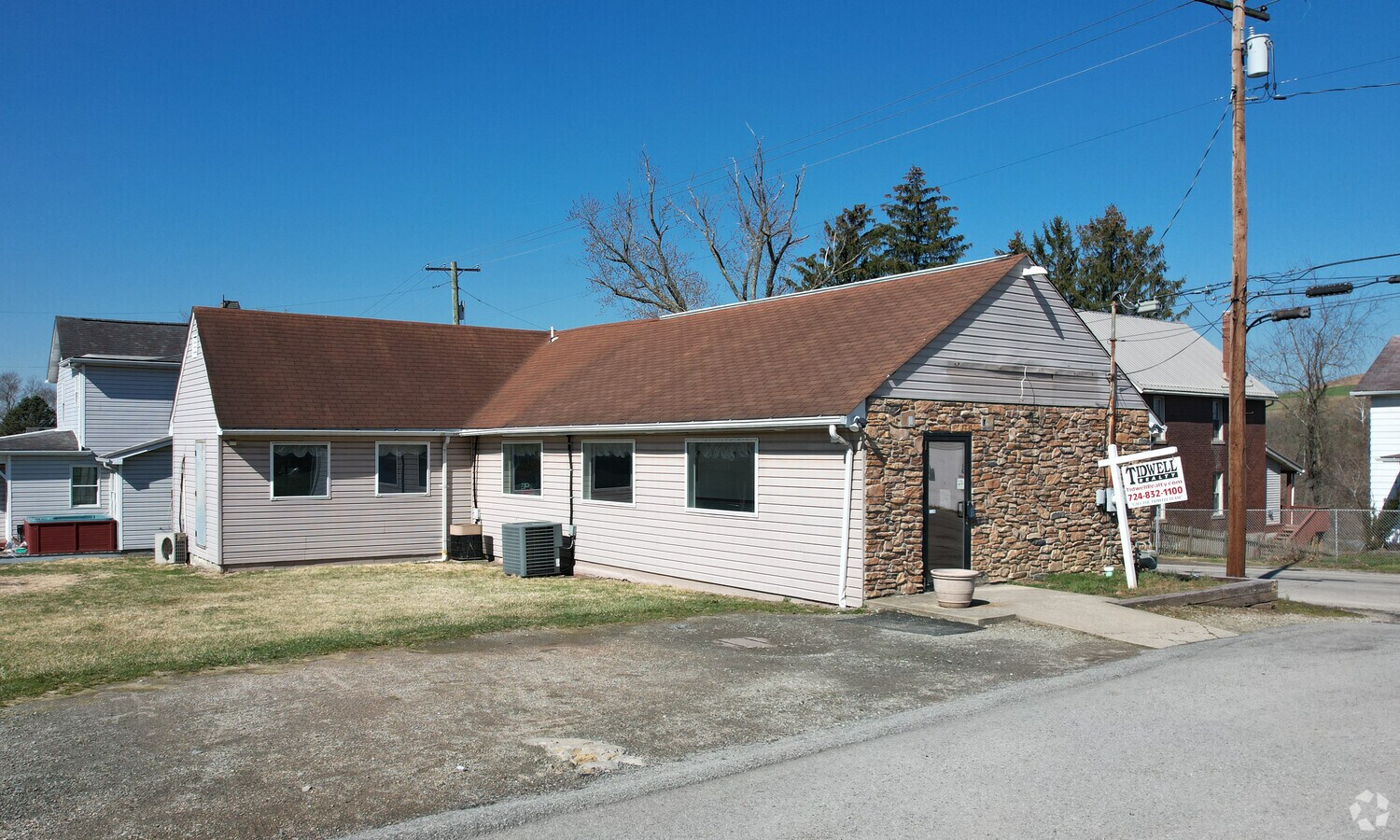 34 Sewickley Ave, Herminie, PA 15637