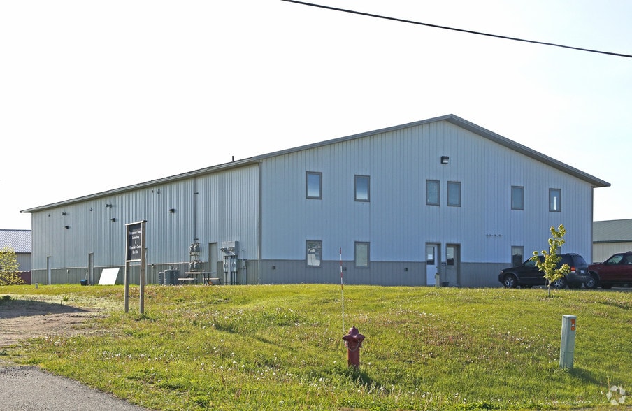 300-308 33rd Ave S, Waite Park, MN for lease - Building Photo - Image 2 of 4