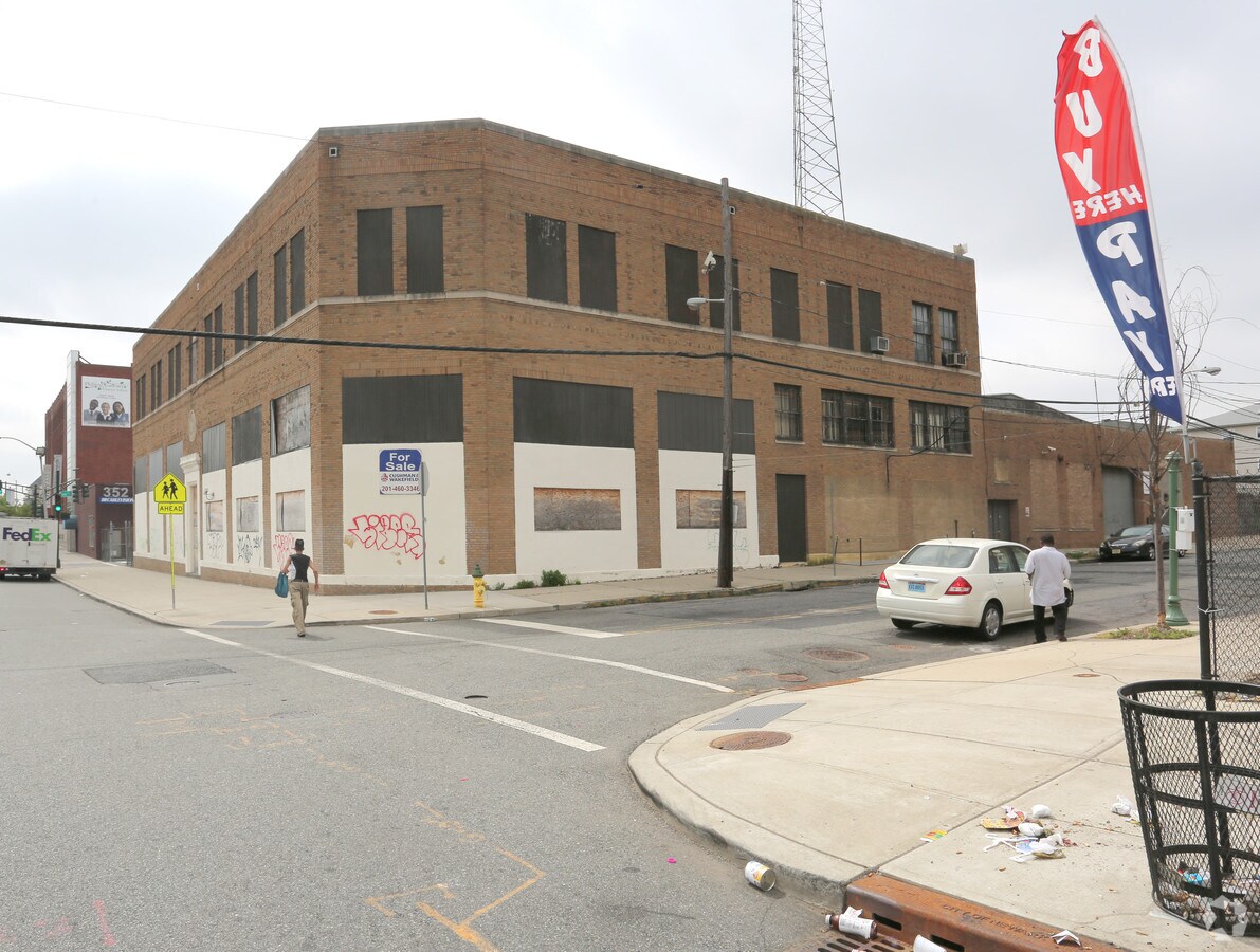 360 Central Ave, Newark, NJ 07103