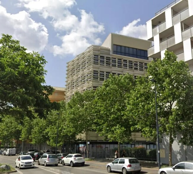 Office in Toulouse for lease - Building Photo - Image 3 of 19