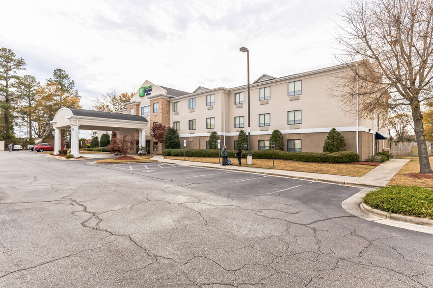 Holiday Inn Express & Hampton Inn - Kinston, NC for Sale | LoopNet