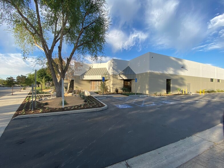 9207 Eton Ave, Chatsworth, CA for lease - Building Photo - Image 2 of 14