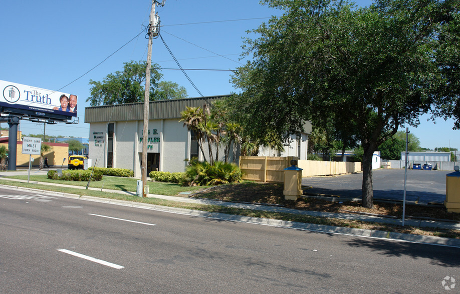 104 E Fowler Ave, Tampa, FL for lease - Building Photo - Image 2 of 6