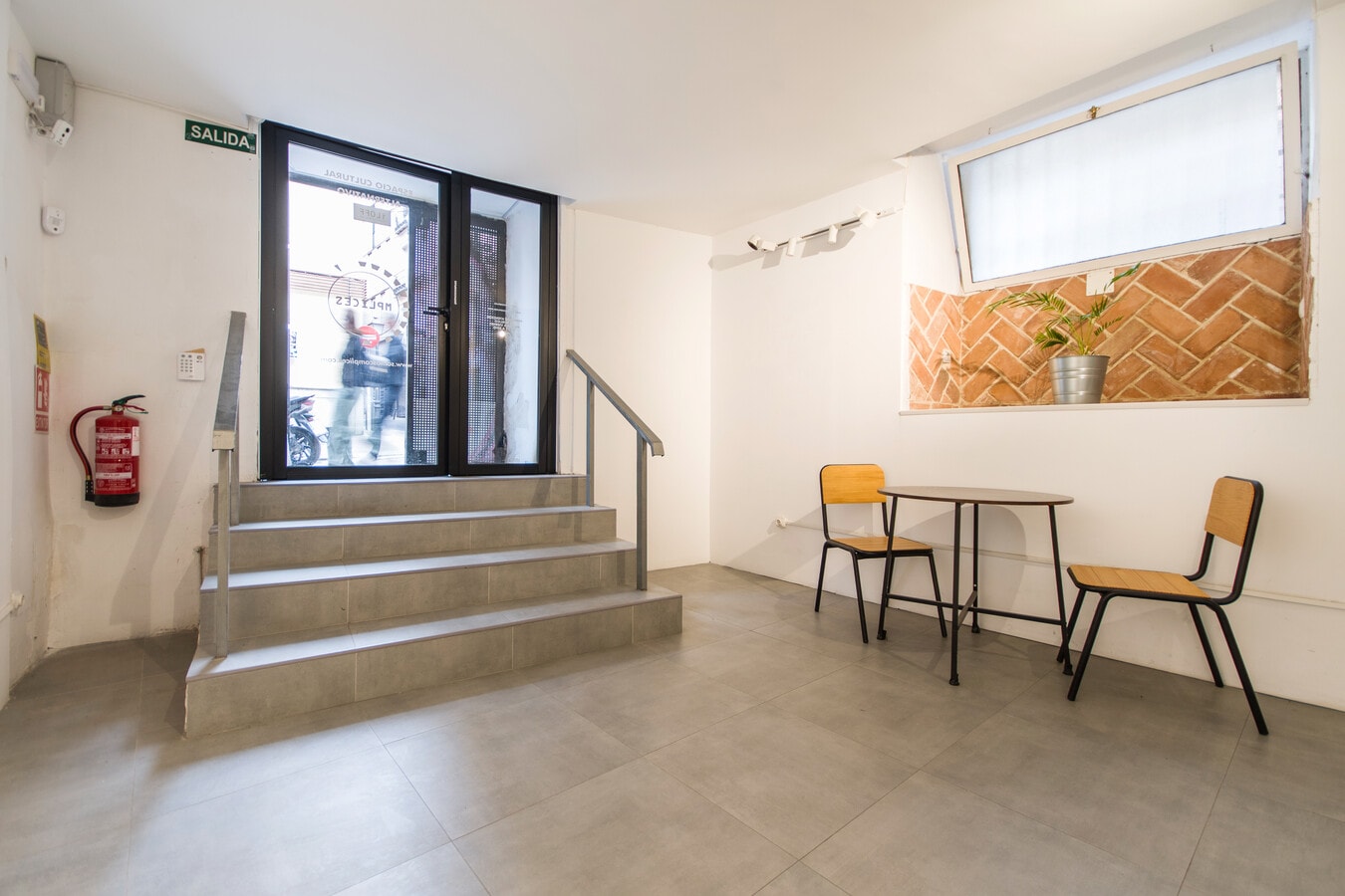 Calle de Ave María, Madrid, MAD 28012 - - - Interior Photo - Image 1 of 23