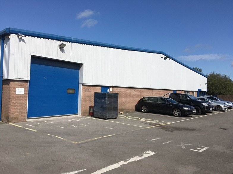 Unit 6 Stanier Road, Calne for sale - Primary Photo - Image 1 of 1