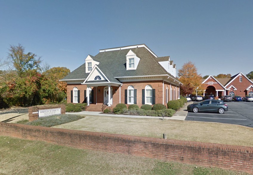2000 Prince Ave, Athens, GA for sale - Primary Photo - Image 1 of 1