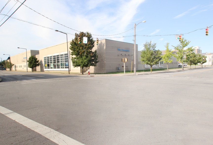 225 East Ave, Elyria, OH for sale - Building Photo - Image 2 of 15