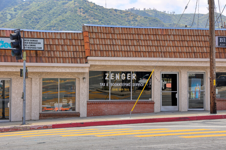 3600-3604 Foothill Blvd, La Crescenta, CA for lease - Building Photo - Image 2 of 6