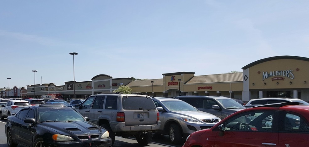 2500-2560 E 3rd St, Bloomington, IN for lease - Building Photo - Image 2 of 6