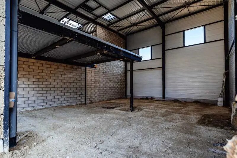 Office in Courtry for sale - Building Photo - Image 2 of 4