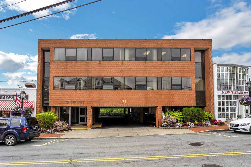 21 Locust Ave, New Canaan, CT for lease - Building Photo - Image 1 of 9