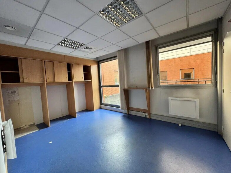 Office in Roissy-en-France for sale - Building Photo - Image 1 of 9